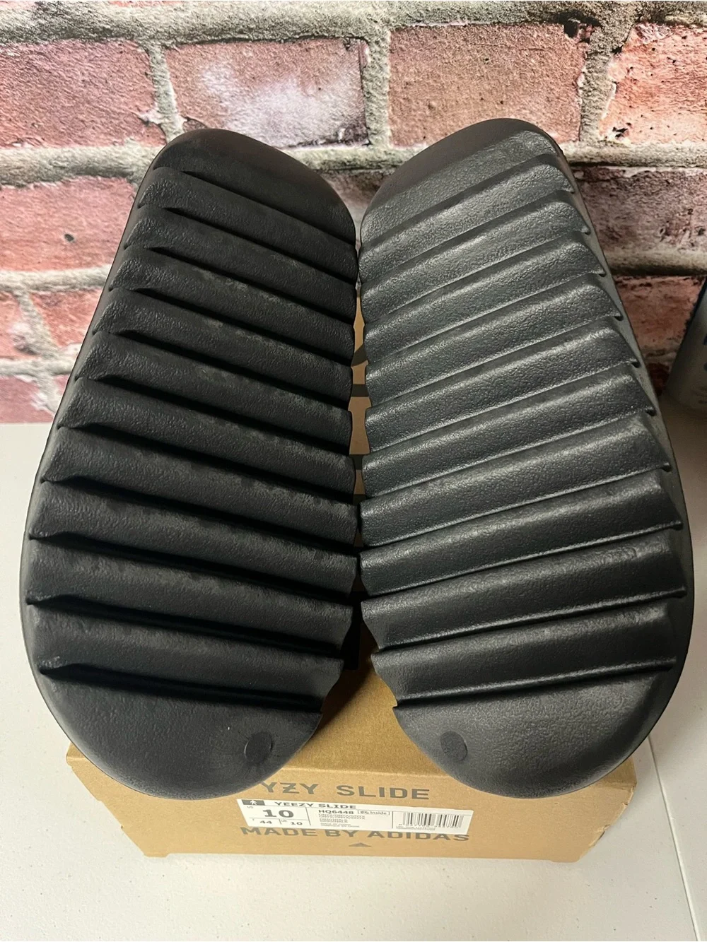 adidas yeezy slides